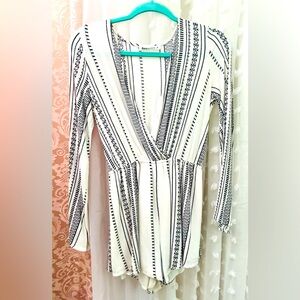 💫 FREE w/ BUNDLE! 💫  Long sleeve embroidered romper